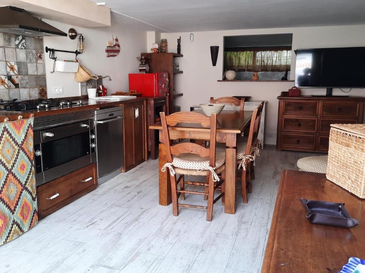 Un Apartamento Vacacional Con Detalles De Un Hogar Майрена-дель-Альхарафе Экстерьер фото